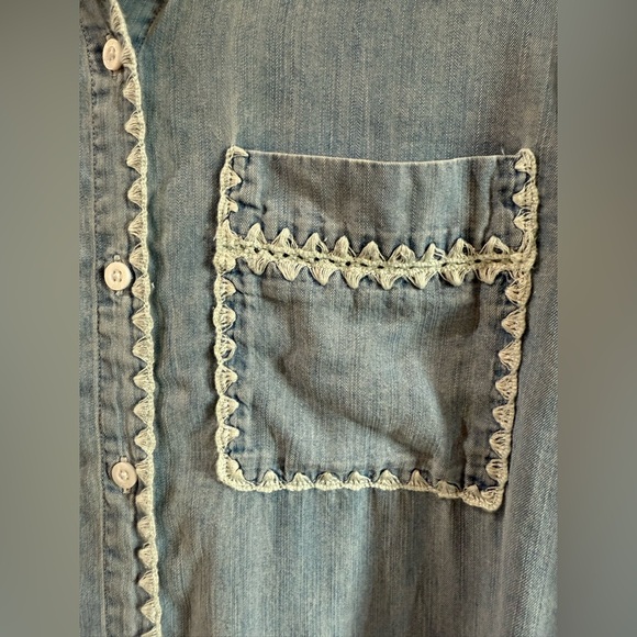 Rails Saya Button Up Tencel Shirt With Embroidered Details XS NWT - Picture 5 of 14